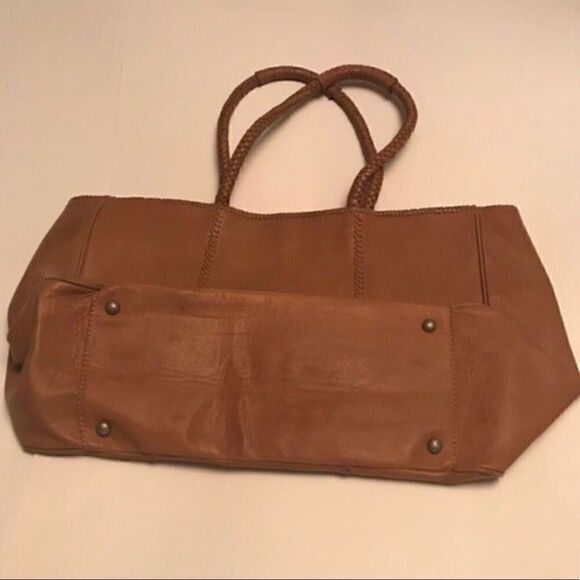 100% Supple Leather Tote In Butterscotch - Picture 3 of 8